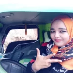 Umi Syarifah Firdausi: Sosok Sopir Truk Wanita Sekaligus Ibu Tangguh Asal Jember