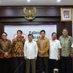 KTB Bersama Grup Mitsubishi Krama Yudha Memberikan Donasi Bagi Masyarakat Terdampak Gempa Bumi Cianjur Kepada PMI