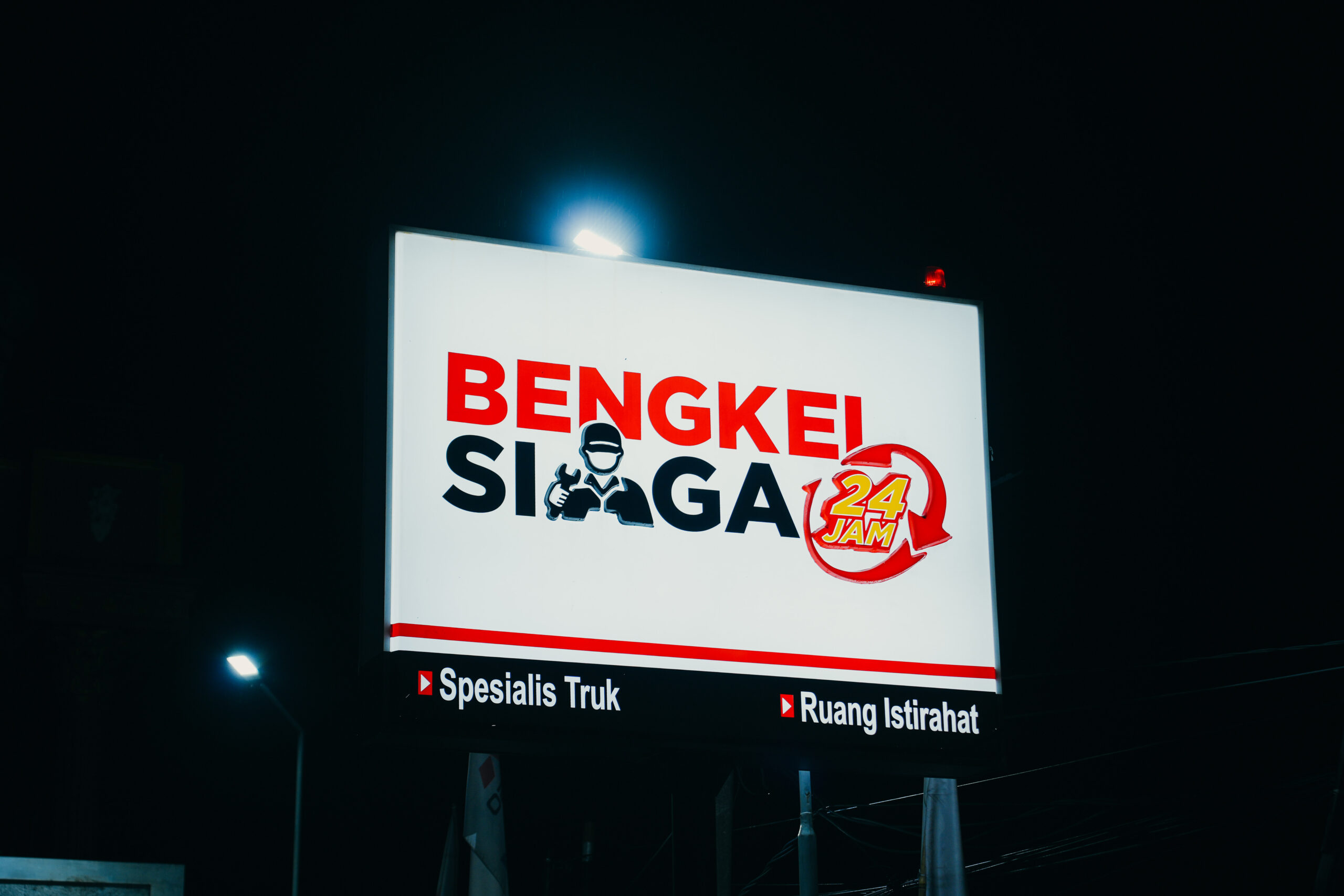 Laju Logistik Meningkat, Mitsubishi Fuso Dukung Operasional Bisnis Tanpa Henti Melalui Bengkel Siaga 24 Jam